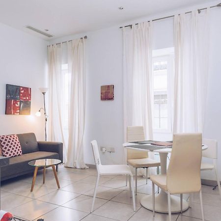 2Br And 2Ba In The Zoko Cozy And Convenient Lägenhet Gibraltar Exteriör bild