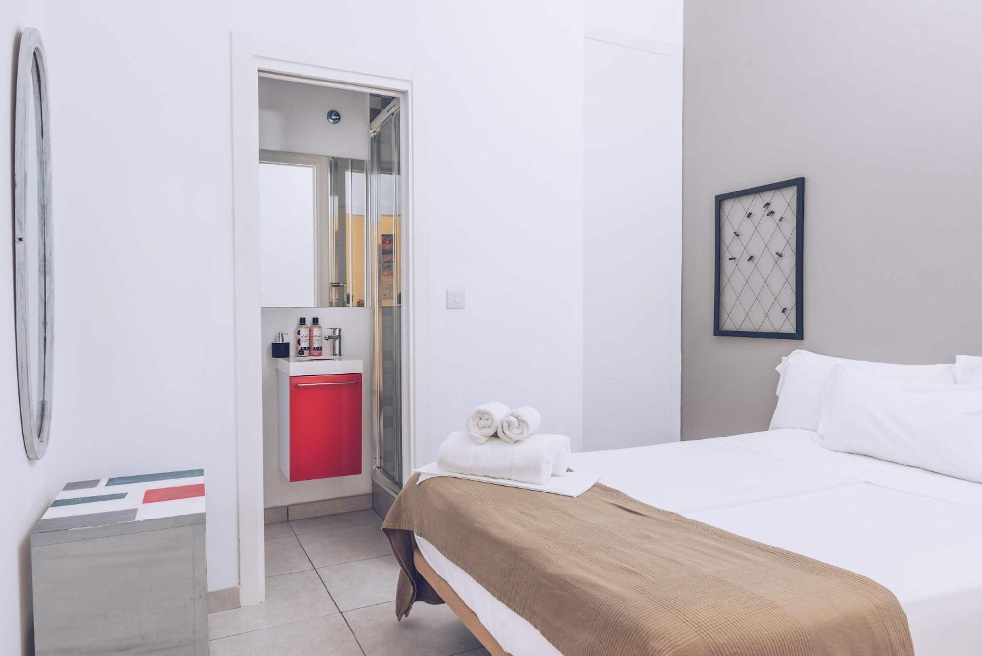 2Br And 2Ba In The Zoko Cozy And Convenient Lägenhet Gibraltar Exteriör bild
