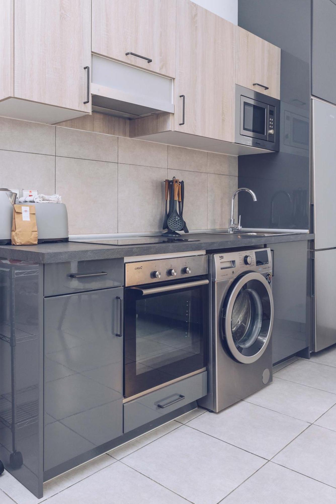 2Br And 2Ba In The Zoko Cozy And Convenient Lägenhet Gibraltar Exteriör bild